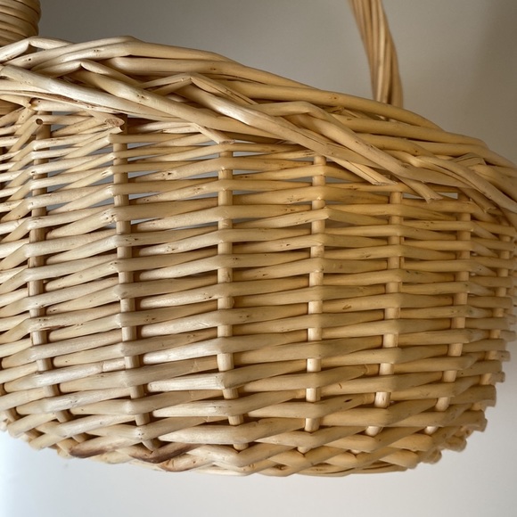 10” Round Woven Wicker Basket with Handle and Curved Thicker Rim - Picture 5 of 8
